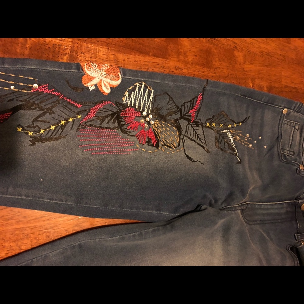 Jeans - Picture 2 of 4